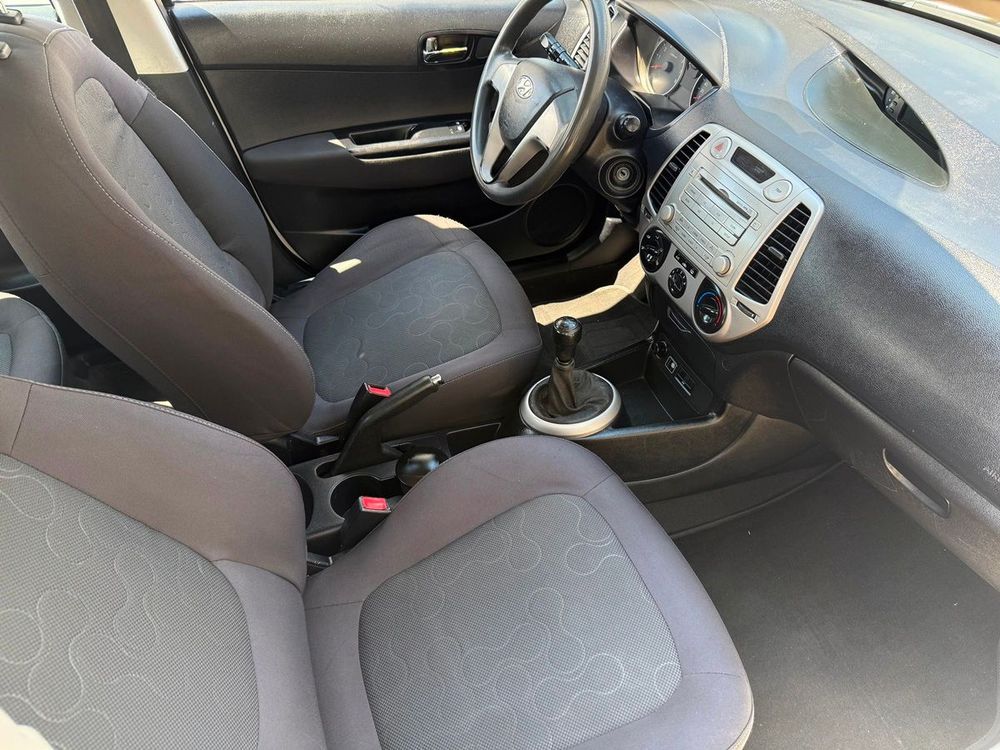Hyundai i 20  — 10