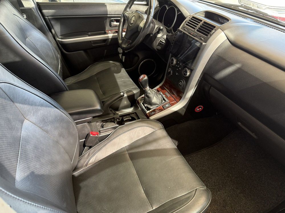 Suzuki Grand Vitara — 10