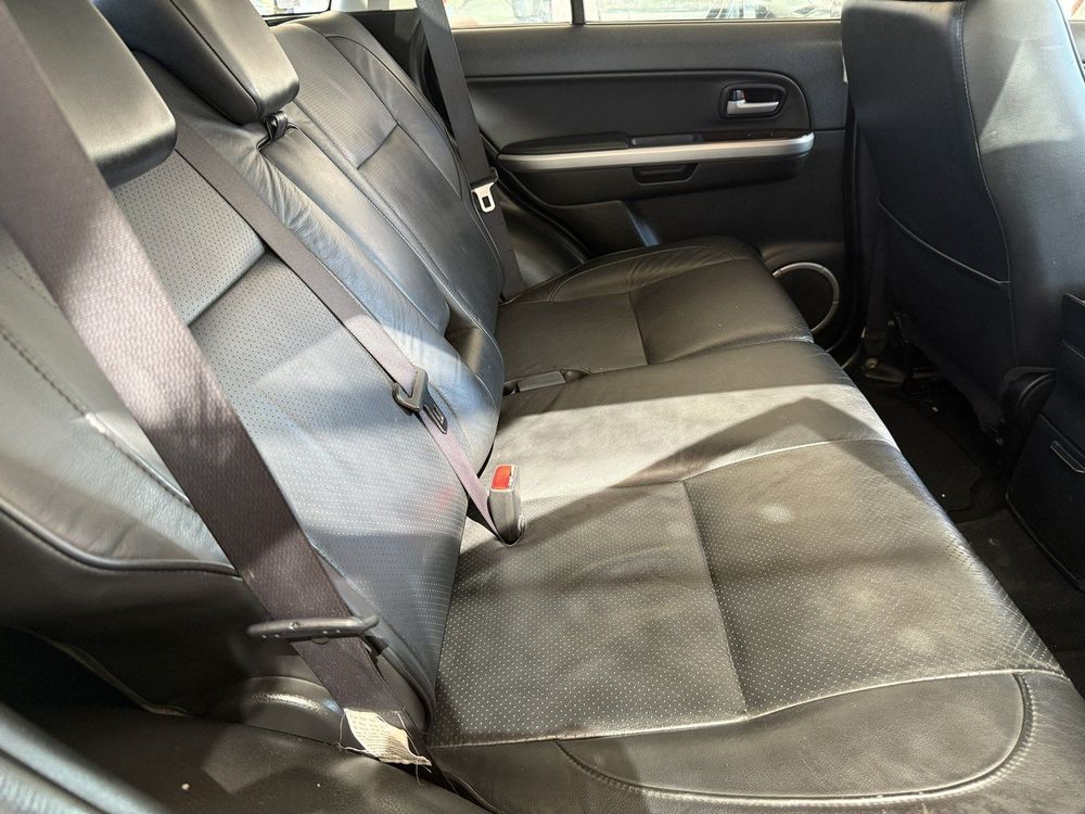 Suzuki Grand Vitara — 12