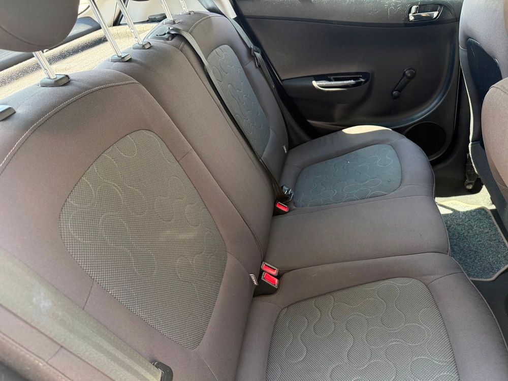 Hyundai i 20  — 12