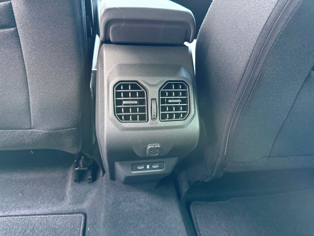 Dacia Bigster  — 12
