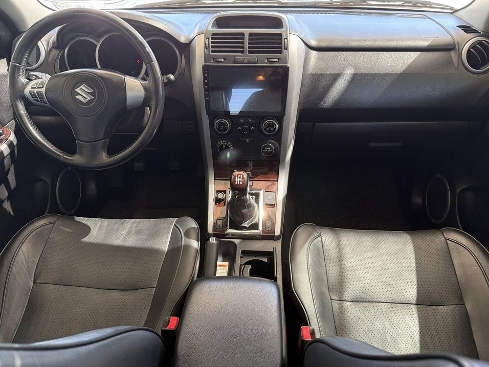 Suzuki Grand Vitara — 14