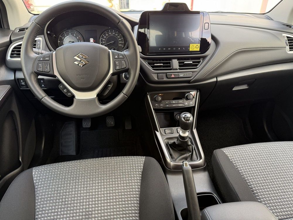 Suzuki S-cross — 16