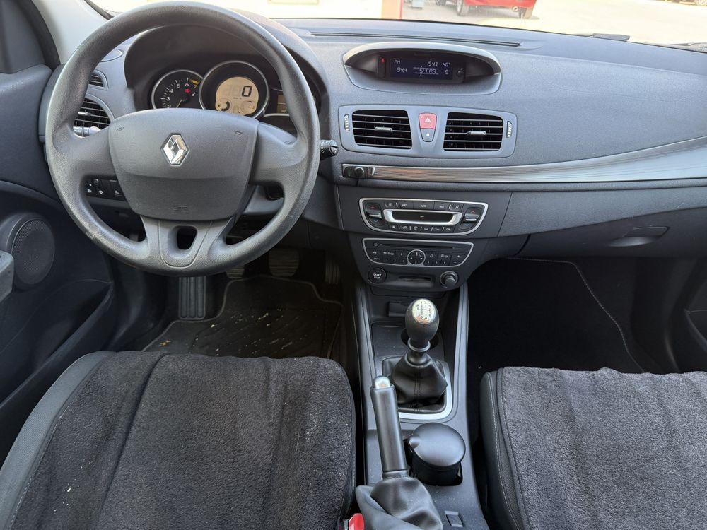 RENAULT MEGANE — 16