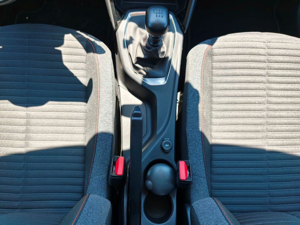 Peugeot 208 — 16