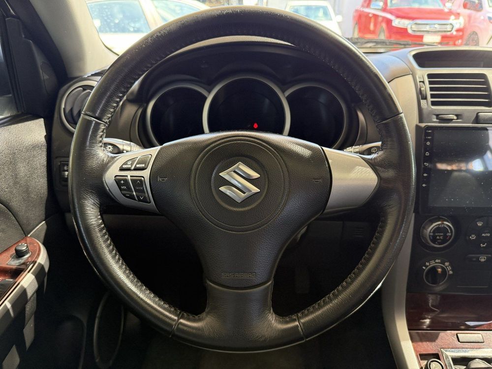Suzuki Grand Vitara — 17