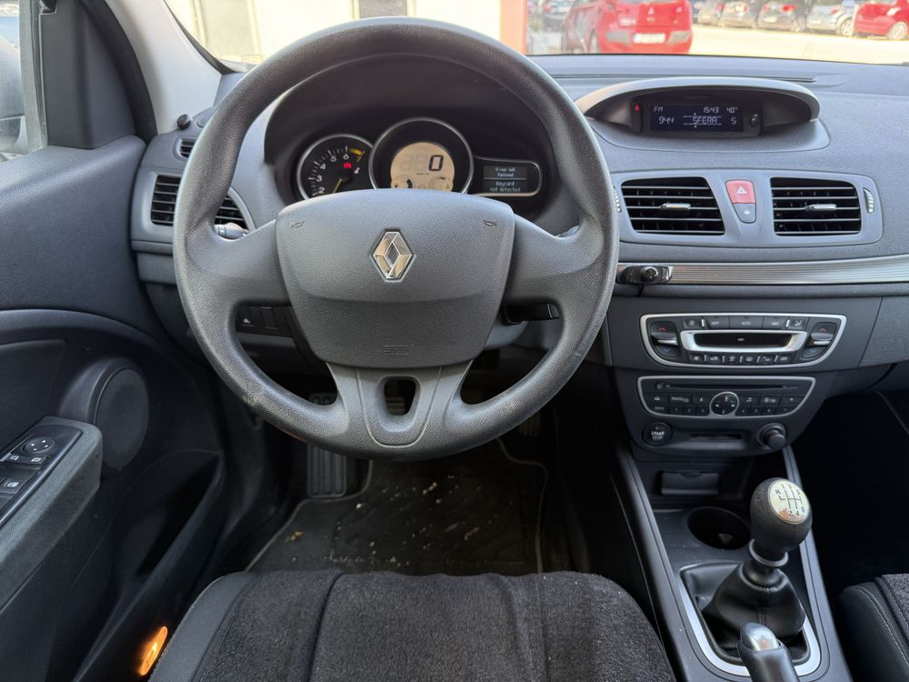 RENAULT MEGANE — 17