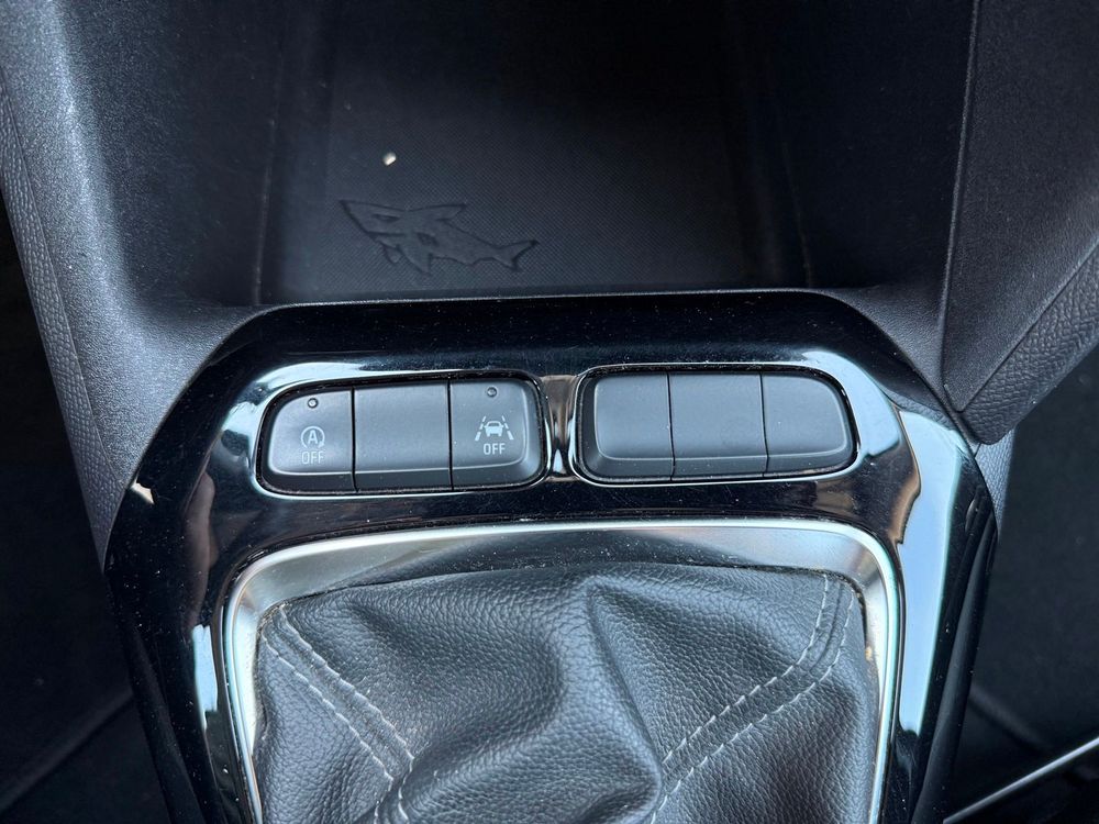 Opel Corsa 5D — 18