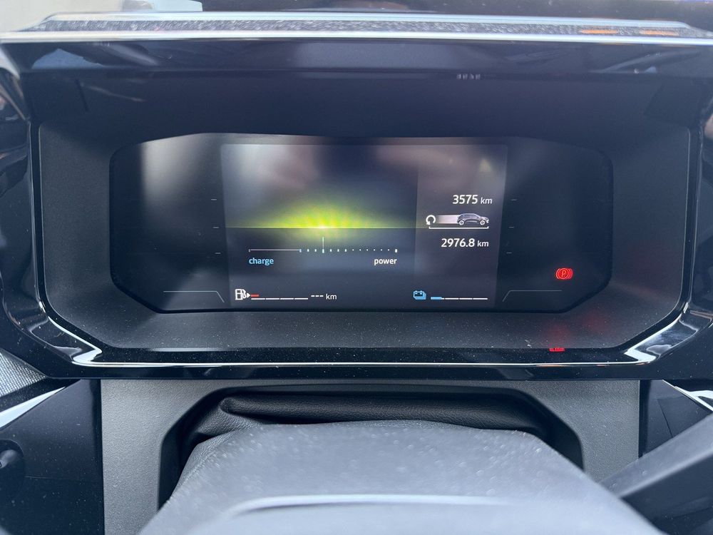 RENAULT CLIO 6 — 18