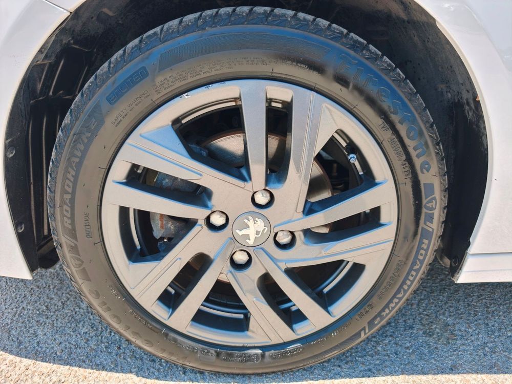 Peugeot 208 — 20
