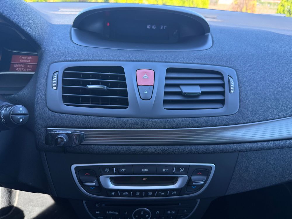 RENAULT MEGANE — 21