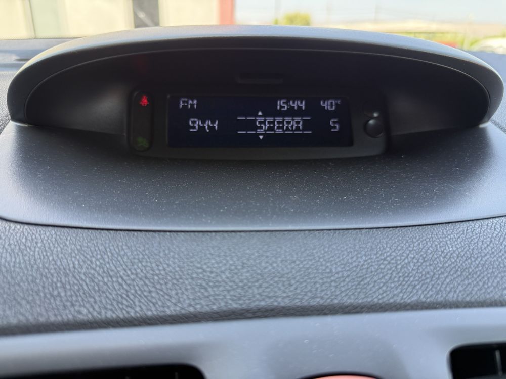 RENAULT MEGANE — 22