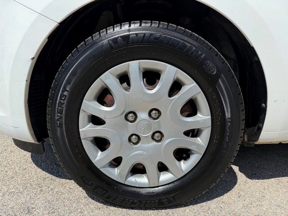 Hyundai i 20  — 25