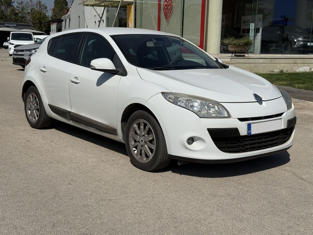 RENAULT MEGANE — 3