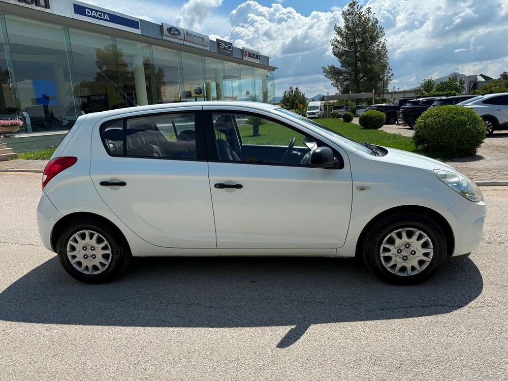 Hyundai i 20  — 4