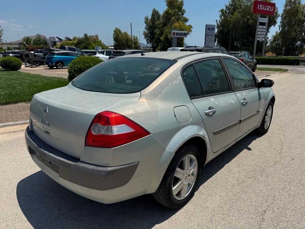 Renault Megane  — 5