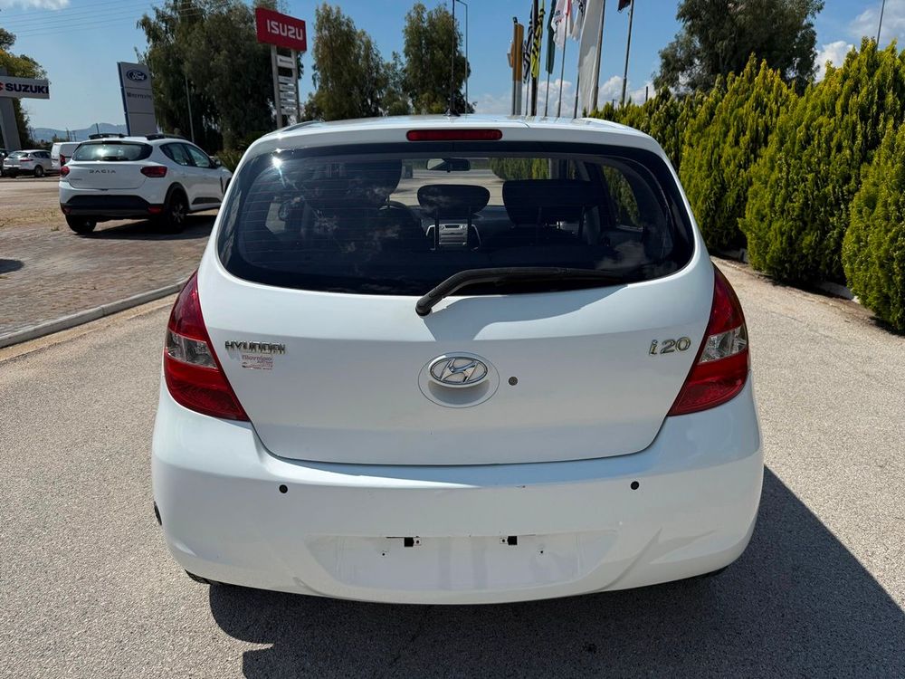 Hyundai i 20  — 6