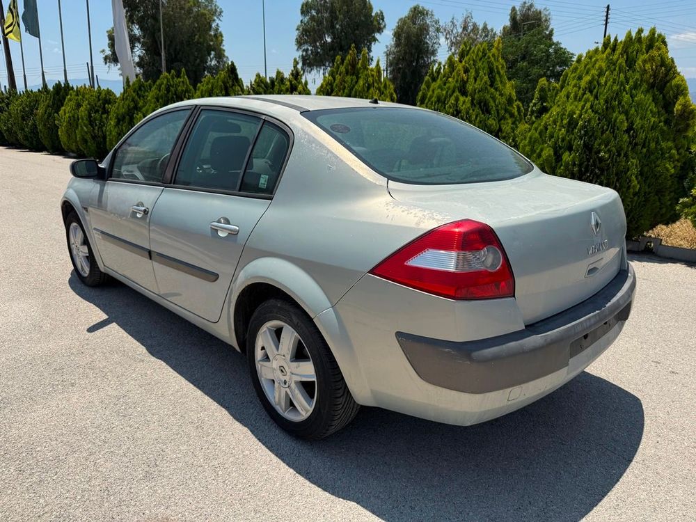 Renault Megane  — 7