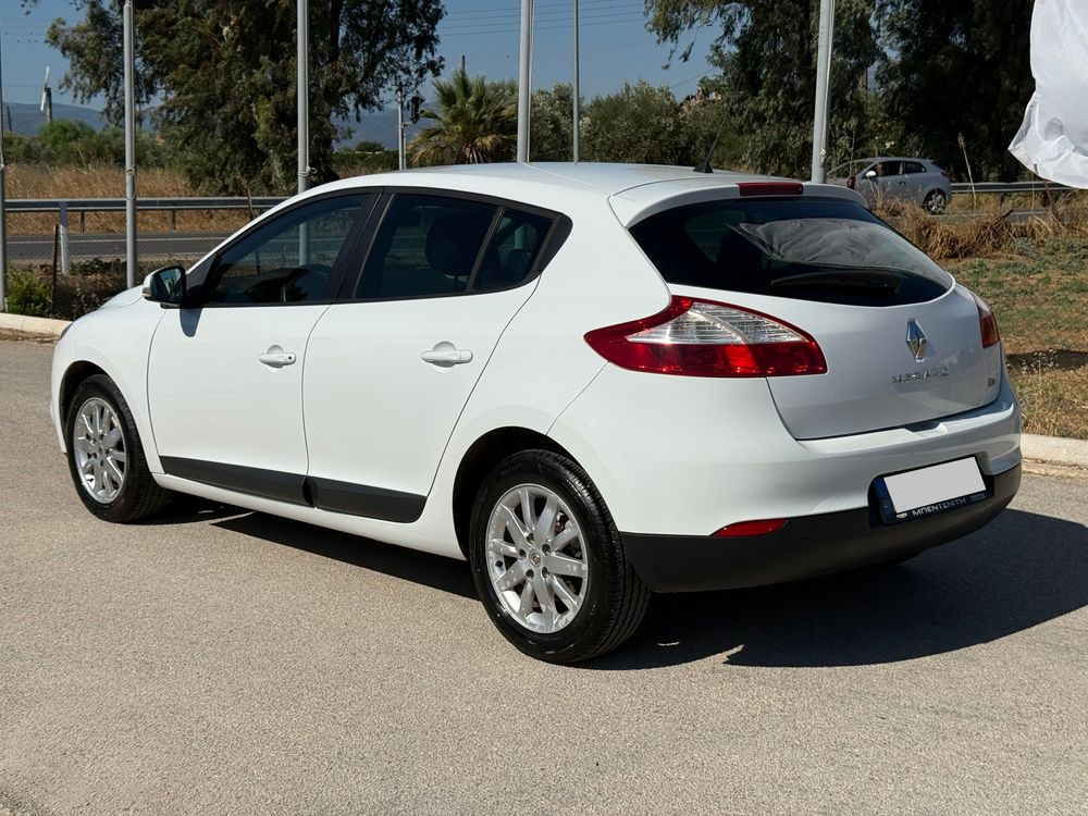 RENAULT MEGANE — 7