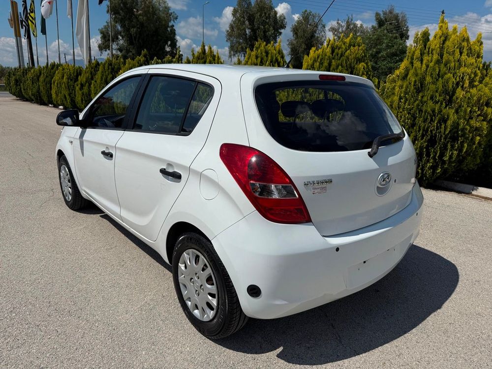 Hyundai i 20  — 7