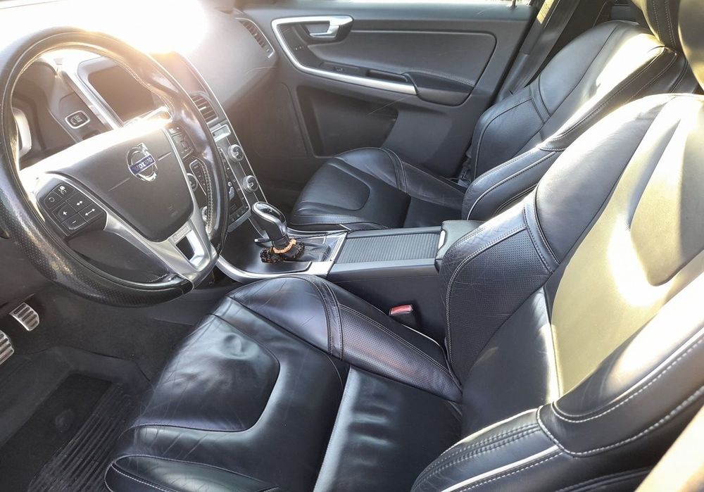 Volvo XC 60 — 8