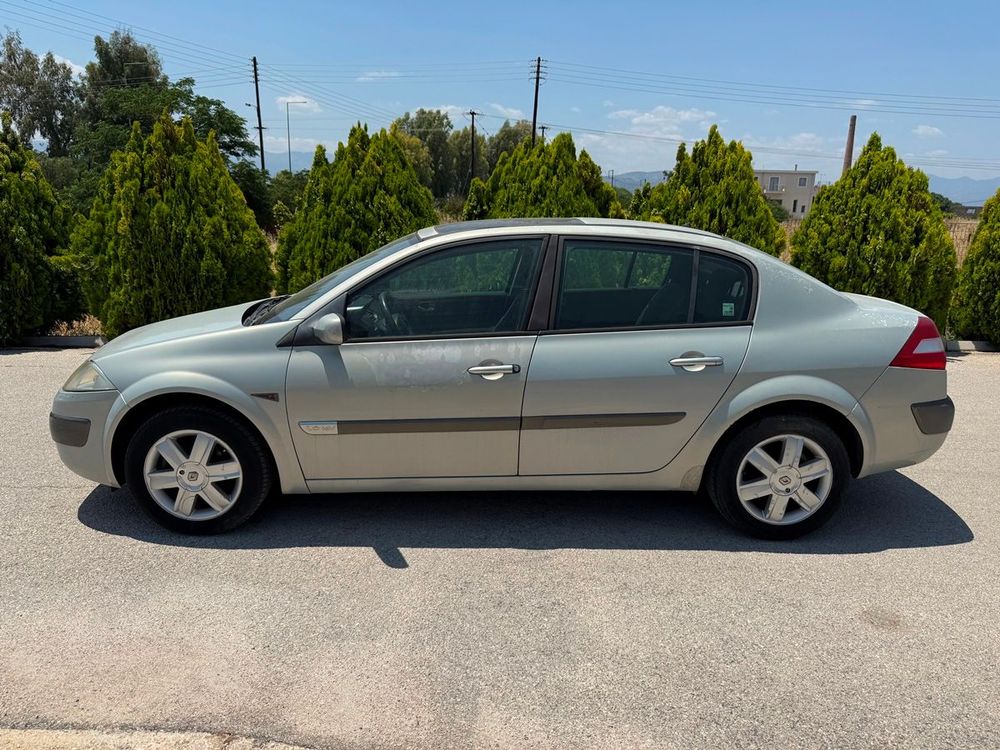 Renault Megane  — 8